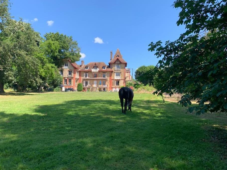 Manoir Avec Son Parc De 12000M² Villa Chaumes-en-Brie Exterior foto